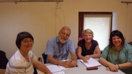 Animazione per i gruppi di partecipanti sulle Confreries alla Maison Grassy (35318 bytes)